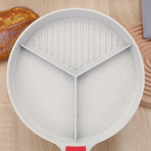 Poêle à frire en aluminium moulé sous pression à trois sections divisées - Product Image 4