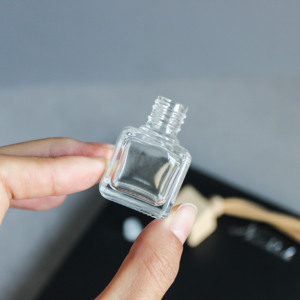 8ml Empty Transparent Bottle with Wooden Lid Perfume Bottle - Essential Oil <strong>Diffuser</strong> Air Freshener Container for <strong>Car</strong> - Product Image 4