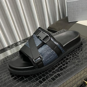 Zapatillas de cuero de lujo de marca de diseñador de moda 2026 para hombre y mujer, estilo casual deportivo, para caminar al aire libre, venta al por mayor - Product Image 1