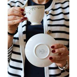 Service de table en porcelaine décorée Camille Royal Grafton, 12 pièces - Product Image 1