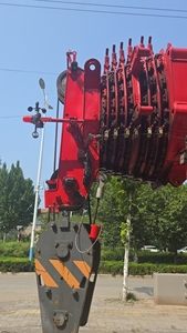 Grue mobile d'occasion fiable NMSany STC3000C8-8 de 300 tonnes pour la pré-installation hors site de composants lourds, flèche de 90 m à 8 sections - Product Image 2