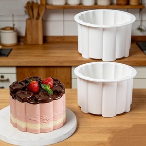 Stampo Rotondo a Forma di Cuore <span class=keywords><strong>per</strong></span> Mousse e Torte al Cioccolato, Antiaderente, Facile da Sformare, Sicuro <span class=keywords><strong>per</strong></span> il <span class=keywords><strong>Forno</strong></span>, Strumento <span class=keywords><strong>per</strong></span> Pasticceria Fai-da-Te - Product Image 2