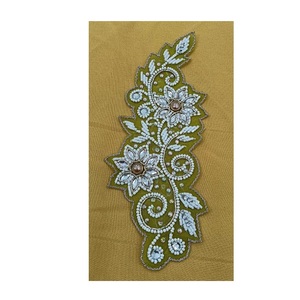 Vente chaude femmes robe de mariée accessoires fer à repasser Sequin broderie perlée à la main Chenille tissu Patch prix de gros - Product Image 1