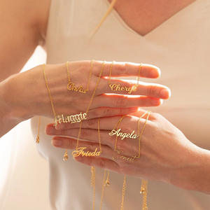 CE認証ステンレススチール18Kゴールドプレートレターネックレス　名入れカスタムネームチェーンネックレス - Product Image 2