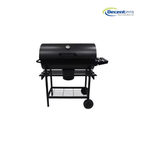 Barbecue au charbon de bois en forme de tonneau avec couvercle noir mat, thermomètre, étagère avant, table latérale, roues et bac à cendres