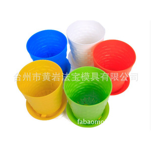 Pots de fleurs en plastique avec trous de drainage et plateaux pour une utilisation sur bureau, design circulaire, ensemble multicolore - Product Image 4
