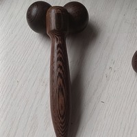 Nouveaux outils de masseur de sculpture de corps de cou et d'épaule en bois d'aile de poulet arrivés en bois