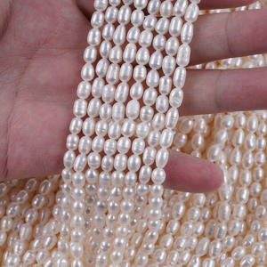 สร้อยคอมุกข้าวสารสีขาวขนาด 4-5 มม. มุกน้ำจืดธรรมชาติสีธรรมชาติ สำหรับงาน DIY เครื่องประดับกึ่งสำเร็จรูป มุกแบบกระจาย - Product Image 1