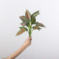 Lot de plantes artificielles réalistes, petites plantes, ornement de jardin, design moderne en dentelle, décoration intérieure, décoration de table à manger