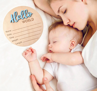 Panneau de naissance rond en bois bleu 3D « Hello World » avec support, plaque gravée avec le nom du bébé pour accessoire photo de nouveau-né et décoration de chambre d'enfant
