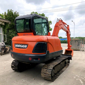 Miniexcavadora Usada Doosan DX60 de 6 Toneladas en Excelentes Condiciones de Funcionamiento, Alta Eficiencia, con Motor 100% Listo para Trabajar, Modelo 2022 - Product Image 1