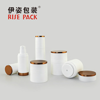 Ensemble cosmétique PP avec couvercle 15/30/50ML