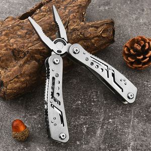 Alicates Plegables Multifunción de Acero Inoxidable, Resistentes al Agua IP67, Herramienta Multiusos Portátil para Camping y Actividades al Aire Libre - Product Image 1