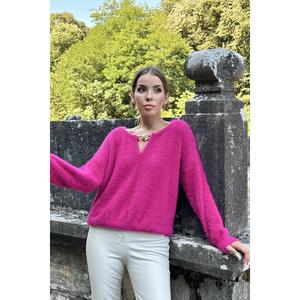 Suéter de Punto Fucsia para Mujer al por Mayor con Detalle de Cadena en el Cuello - Product Image 3