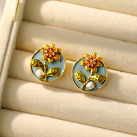 Boucles d'oreilles pendantes exquises en laiton plaqué or avec perles et motifs peints à l'huile, style mini, mignon et tendance, pour femme, idéales pour un anniversaire