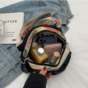 Water-resistant High Quality Oxford Fabric Pattern Strap Shoulder Tote With Zipper Pockets Cross Body Women Tote <strong>Bag</strong> - Product Image 4