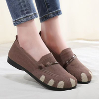 Prix usine femmes confortables et respirantes semelle souple chaussures à enfiler avec plusieurs couleurs et réglables
