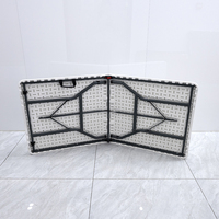 Vente en gros Tables et chaises de salle à manger de fête portables et légères en HDPE de 8 pieds Design blanc moderne pour les locations en plein air