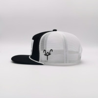 Pabrik topi Trucker topi logo bordir kustom dengan tambalan tenun 5 panel tepi datar topi Trucker topi