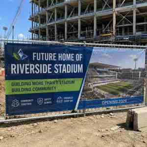 Wholesale High Quality Windproof Waterproof UV Resistant Eco-Friendly Portable Vinyl <b>Banner</b> for Construction Site Sports Stadium - Product Image 2
