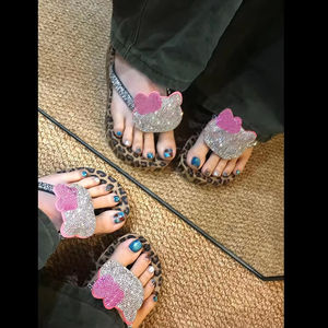 New wholesale lightweight <b>summer</b> rhinestone leopard print women's sandals with anti slip flip flops - Product Image 3