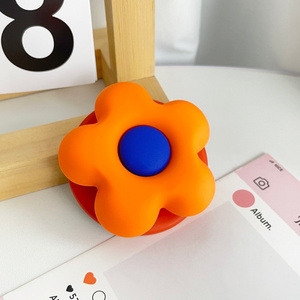 ที่วางโทรศัพท์แบบแม่เหล็กยืดหดได้ ลายการ์ตูนดอกไม้ น่ารักสำหรับสาวๆ - Product Image 5
