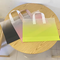 Sacs de courses réutilisables de luxe en polyéthylène, emballage de vêtements biodégradable avec logo coloré pour supermarché