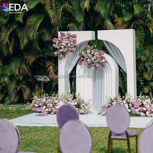ฉากหลังงานแต่งงานอะคริลิคแบบเรียบง่าย LEDA Professional พร้อมดอกไม้แขวนขนาดใหญ่สีขาว ฉากหลังแบบผสมสำหรับงานแต่งงาน - Product Image 1