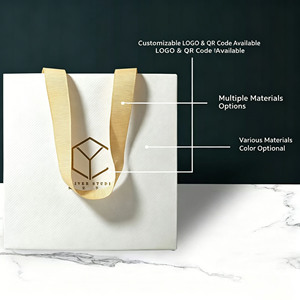 Bolsa de Papel con Diseño de Dibujos Animados, Moderna y Multicolor, para Regalos, Compras, Personalizable con Logotipo, Ideal para Fiestas, Panaderías y Tiendas de Ropa - Product Image 4