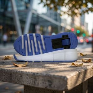 Zapatillas Deportivas Infantiles Kezhi de Doble Función Azul y Blanco con Ruedas Retráctiles Ocultas y Suela Deportiva Casual para Turquía - Product Image 2