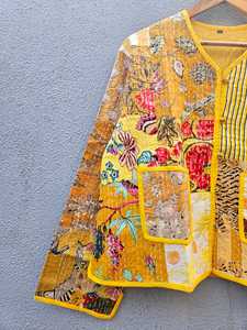 Chaleco Acolchado sin Mangas con Estampado Negro Hecho a Mano en India, Estilo Elegante para Mujer, Regalo para Ella - Product Image 5