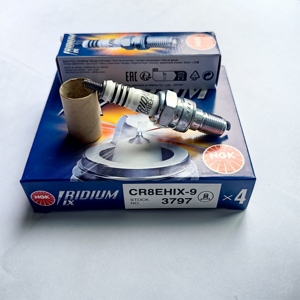 Bujia NGK หัวเทียนรถจักรยานยนต์ของแท้3797 CR8EHIX-9สำหรับฮอนด้า CB500/S 500CC CB-1/<span class=keywords><strong>CB400</strong></span>ซุปเปอร์สี่ /voldo 400CC - Product Image 2