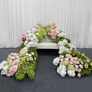 Composizione Floreale Artificiale di Ortensie Bianche, Rosa e Verdi Adatta per Decorazioni di Matrimoni ed Eventi - Product Image 3
