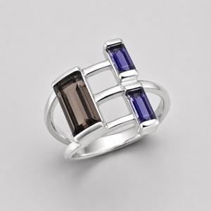 Bague pour femme en argent sterling 925 avec quartz fumé - Sertissage pavé, design géométrique baguette avec accents d'iolite - Product Image 1