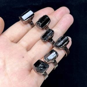 Ventes chaudes - Bague en pierre naturelle de tourmaline noire réglable, bijoux vintage en cristal pour hommes et femmes - Product Image 5