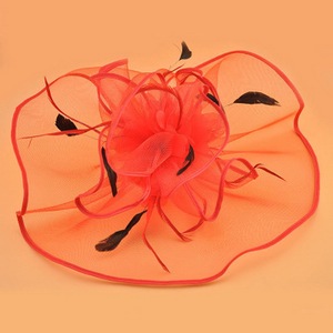 Sombrero Fascinador con Plumas y Flores para Carreras - Product Image 3