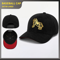 Casquette de baseball sportive noire à 5 panneaux en daim avec logo brodé 3D personnalisé, patch métallique cheval et visière rouge