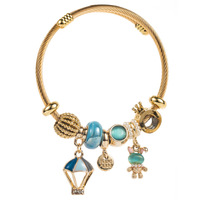 Panjiadola Bracelet en acier inoxydable de style nouveau pour femme, avec pendentif en alliage incrusté de diamants en forme de petit lapin monté sur montgolfière