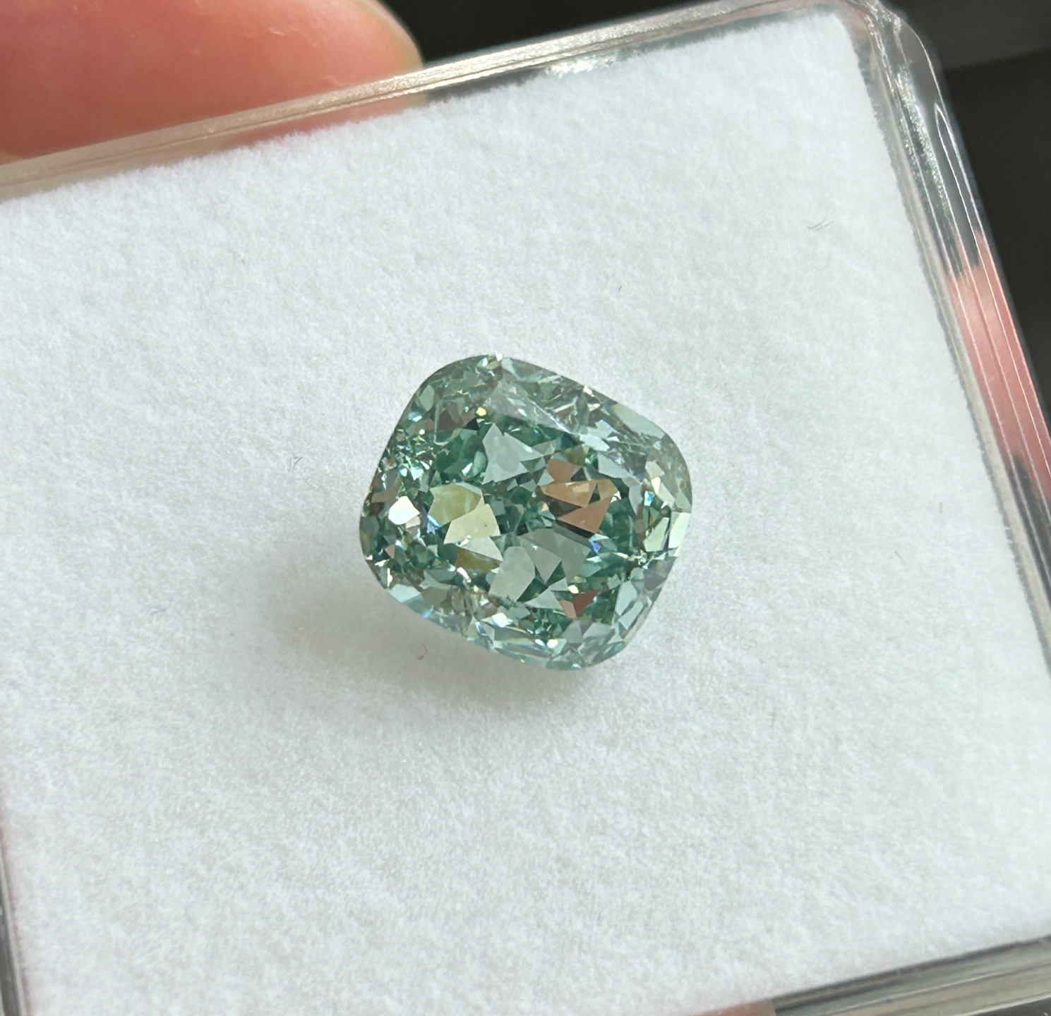 Rough Uncut Green Diamond Natural Raw Stone for Jewelry Making