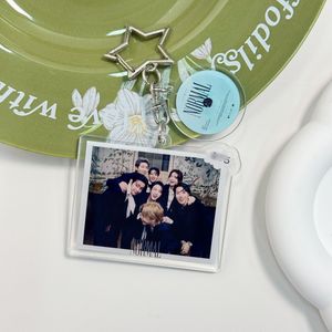 Kpop BT Merch: Llavero de acrílico de doble cara con foto de CD y accesorios para bolsos, ideal para fans del K-pop. - Product Image 5