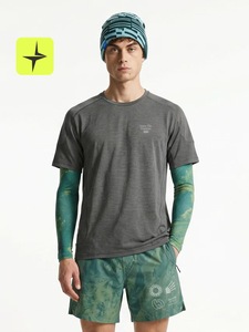 เสื้อยืดวิ่งแขนสั้นผู้ชายแบบแห้งเร็วสั่งทำได้ ขายส่ง เสื้อผ้ากีฬาระบายอากาศ เสื้อเจอร์ซีย์สำหรับออกกำลังกายในยิม - Product Image 3