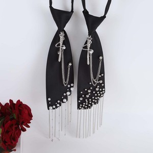 Corbata de satén negra con diseño de corona, espada, cadena y borlas de perlas, no es necesario atar. - Product Image 1