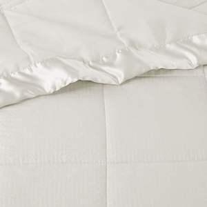 Couverture de lit alternative en duvet surdimensionnée DB avec garniture élégante en satin - Product Image 5