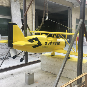 Modèle d'avion en résine Swissair, sculpture artistique à suspendre au plafond, design moderne, fait main, forme irrégulière, emballage en une seule pièce - Product Image 4