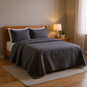 Juego de Cubrecama Gris Oscuro para Cama King, Acolchado, con Esquinas Plegadas, 100% Poliéster - Product Image 2