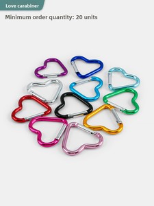 Gancho Rápido en Forma de Corazón de Aleación de Aluminio, Gancho de Amor en Forma de Durazno, Llavero Externo para Mochila, Gancho para Viajes y Senderismo - Product Image 1