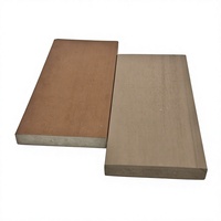 Revêtement de sol extérieur carré imperméable antidérapant en bois grainé en relief 3D, style Timbertech, matériau composite PVC