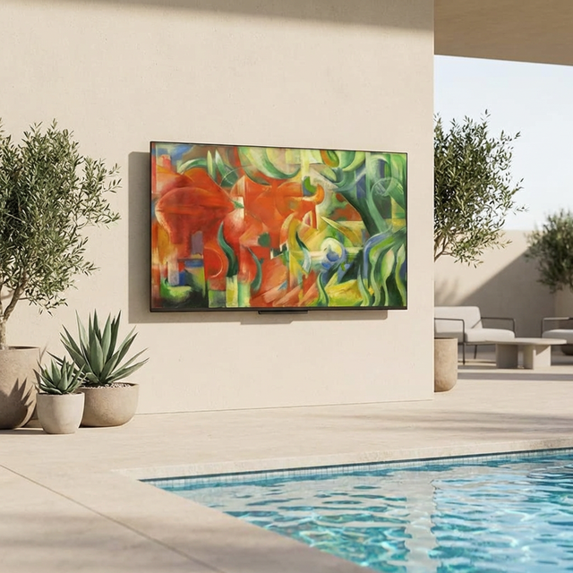 Luxury Outdoor 4K Smart TV Waterproof IP65 Anti-Glare High Brightness Bathroom TV with Metal & Glass Built-In Speaker