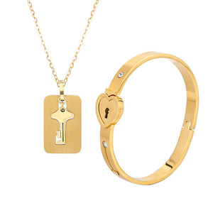 Soaring To The Sky Love Lock Necklace And <b>Bracelet</b> <b>Set</b> Gold Stainless Steel Heart Shape Couple Jewelry Gift Unisex - Product Image 5