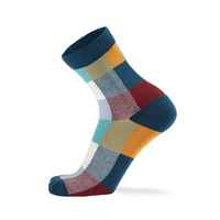 Chaussettes pour hommes en coton de qualité bon marché à motifs à carreaux colorés en gros Mode